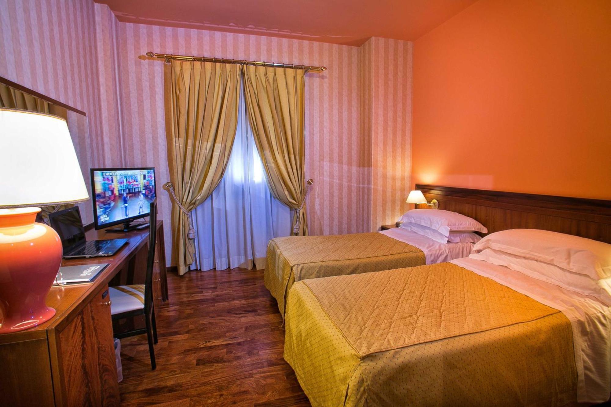Best Western Hotel Ferrari Nola Esterno foto