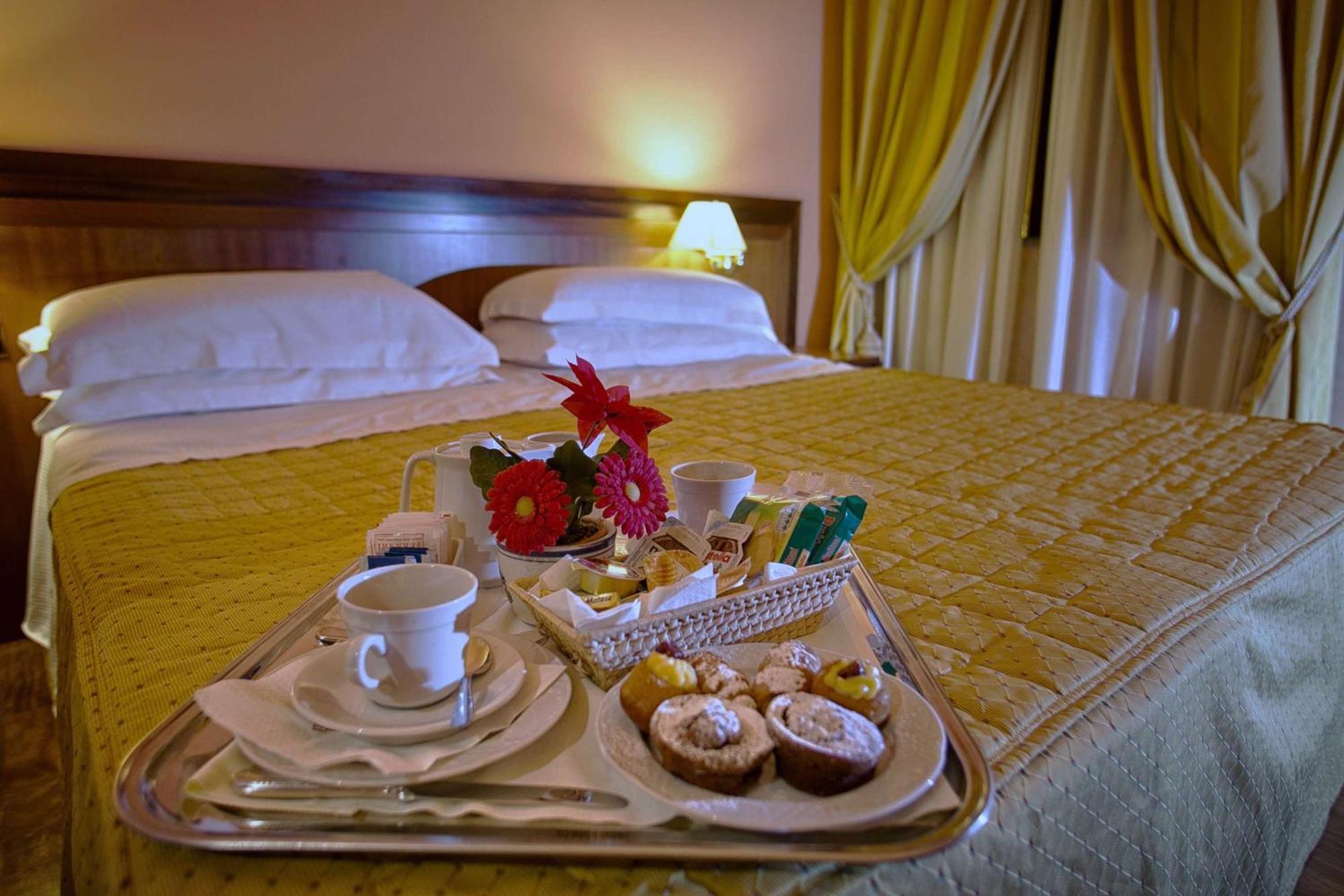 Best Western Hotel Ferrari Nola Esterno foto